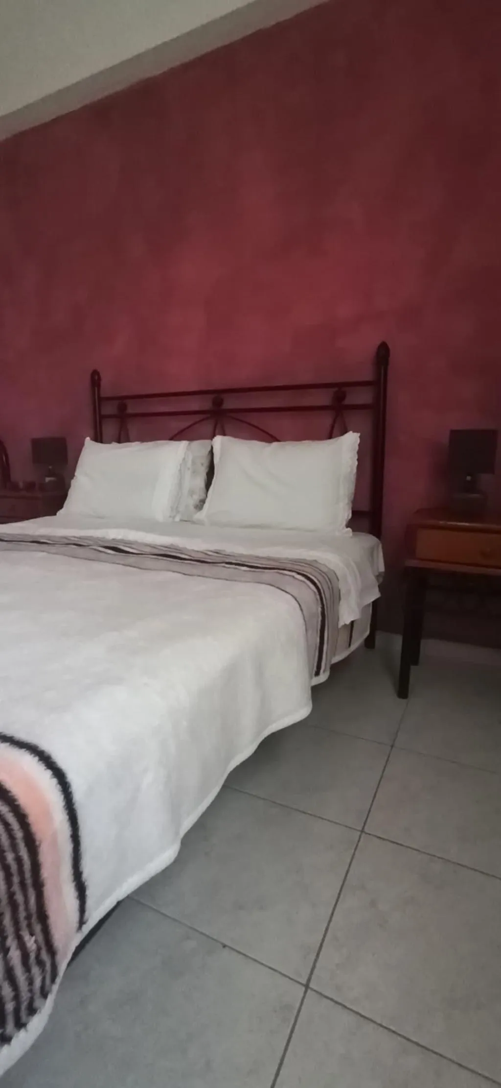Room, Windy Place, Crete