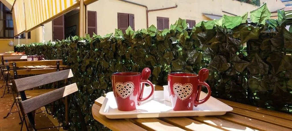 Terrace, Gemme Di Roma, Naples