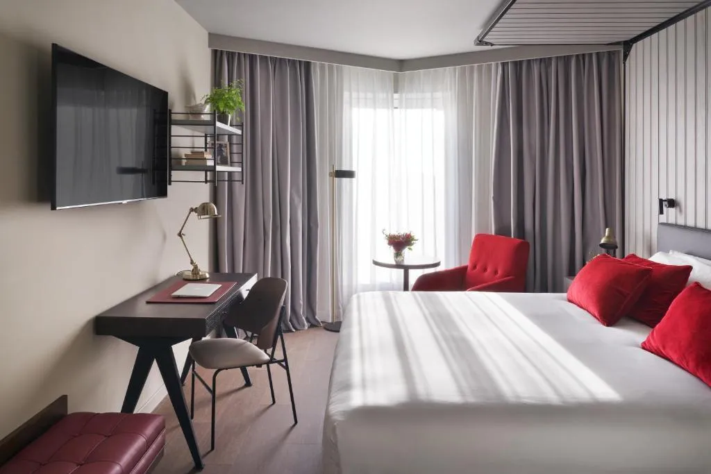 DOUBLE CITY VIEW KING BED Room, Canopy by Hilton Madrid Castellana, Madrid