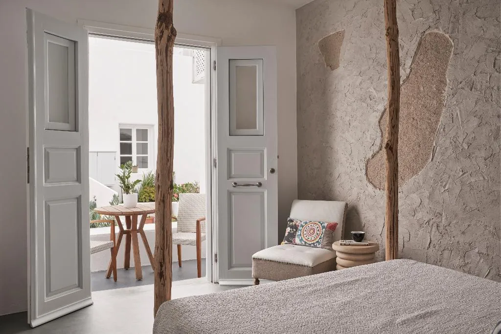 DOUBLE DELUXE GARDEN VIEW Room, Makris Beach Hotel, Santorini