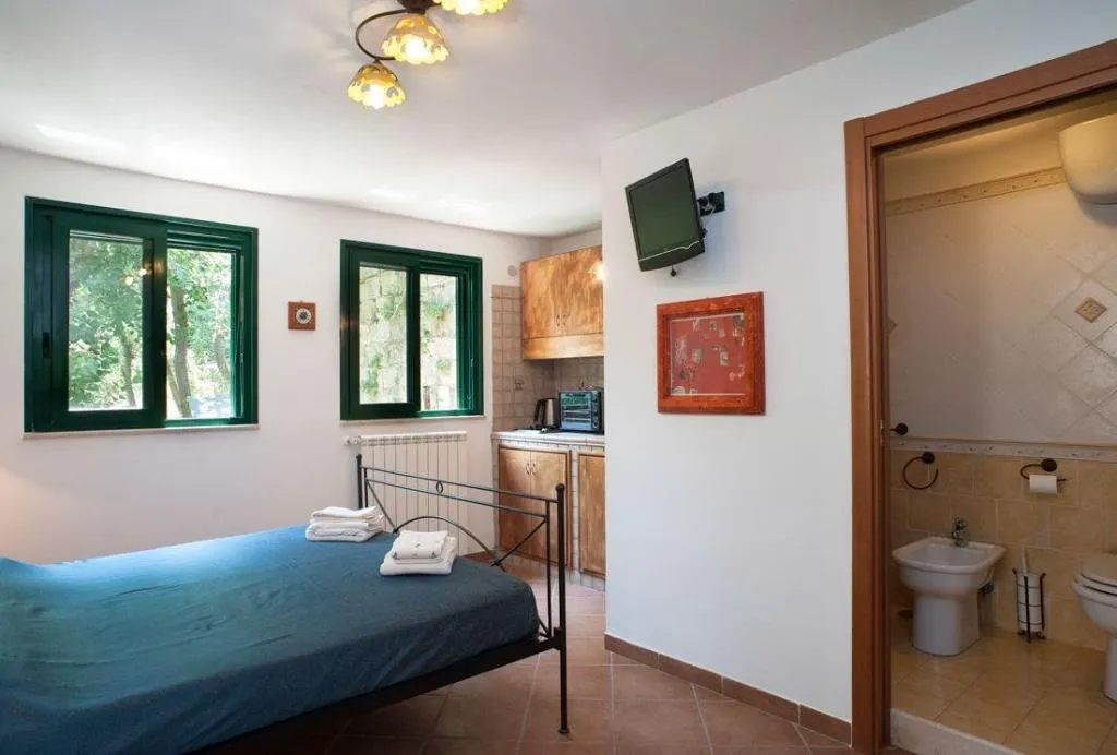 Room, B&B La Nave, Naples