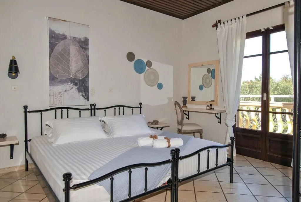 Room, Minas Studios, Kefallinia