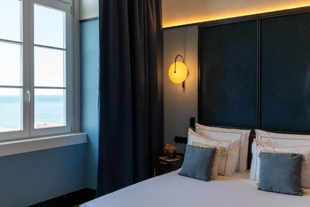 DOUBLE RIVER VIEW Room, The Editory Riverside Santa Apolonia Hotel, Lisbon