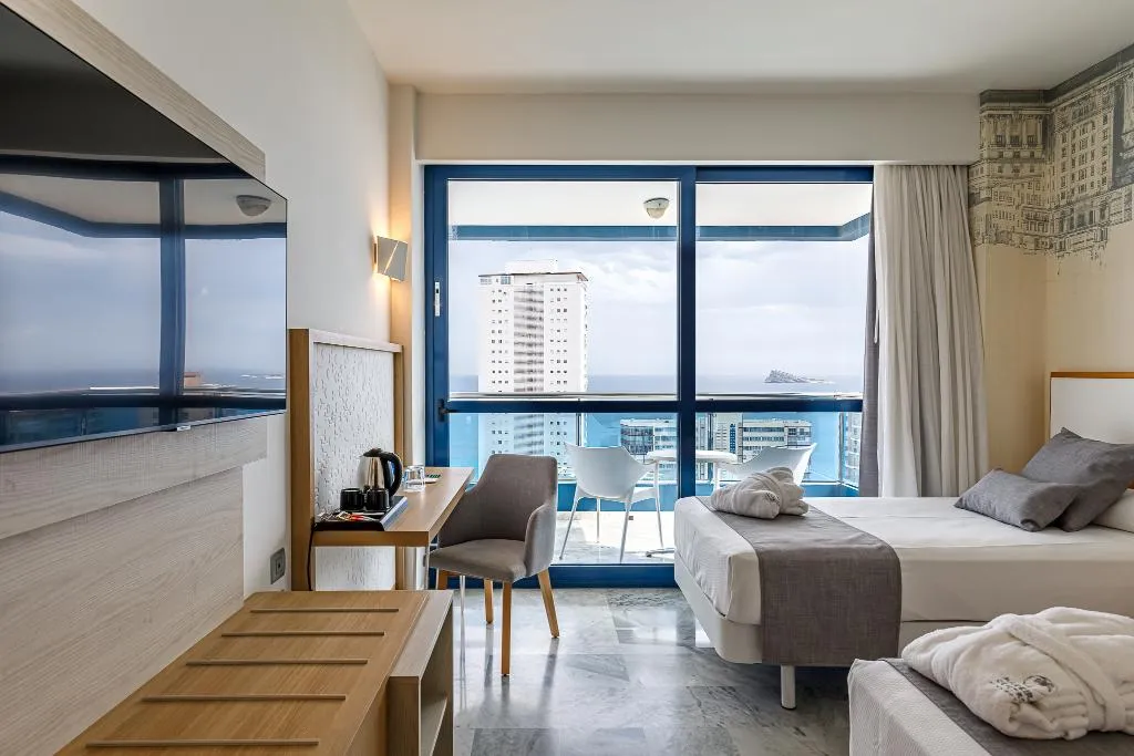 Double or Twin DELUXE Room, Madeira Centro, Costa Blanca