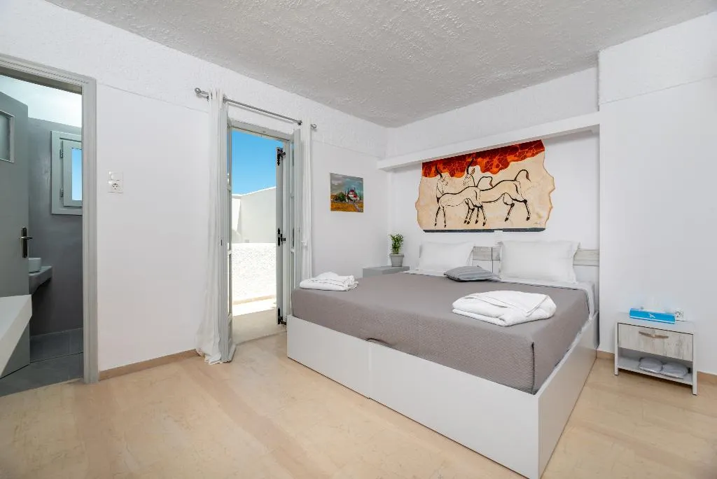 Double or Twin STANDARD Room, Maralex, Santorini