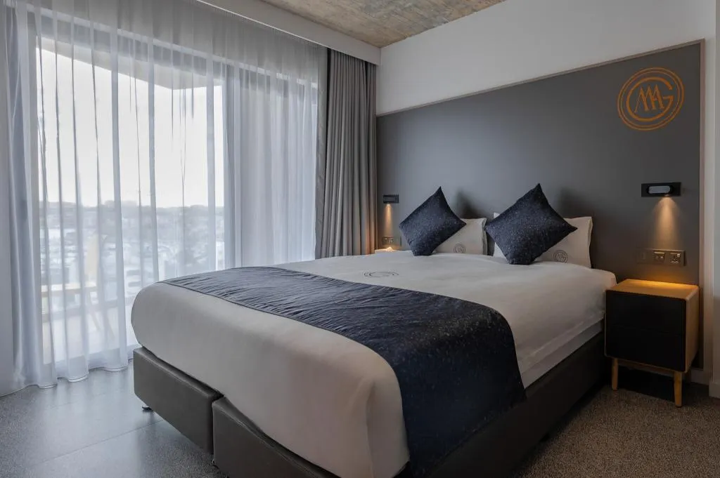 Double or Twin HARBOUR VIEW Room, Grands Suites Hotel Residences & Spa, Malta