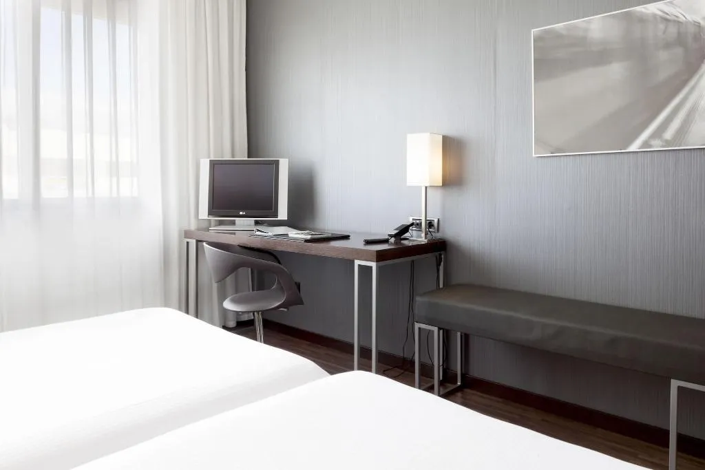 DOUBLE QUEEN SIZE BED Room, AC San Sebastian de los Reyes, Madrid