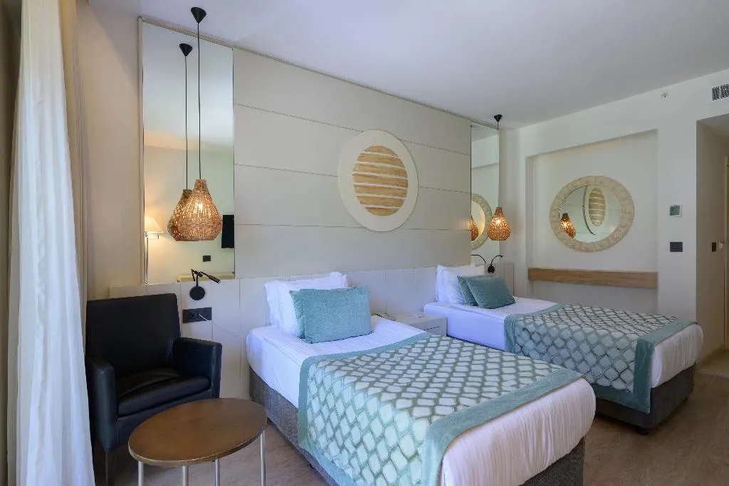 DOUBLE DELUXE GARDEN VIEW Room, Baia Bodrum Hotel, Bodrum