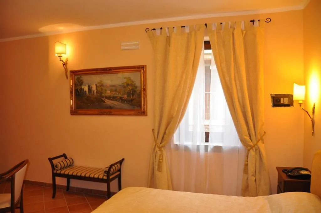 APARTMENT TWO BEDROOMS Room, Hotel Sgroi, Naples