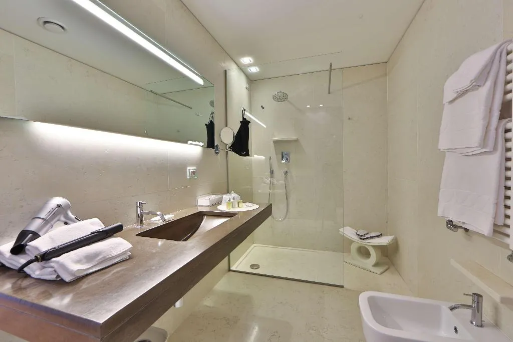 DOUBLE SUPERIOR QUEEN BED Room, Best Western Plus Hotel Bologna, Venice