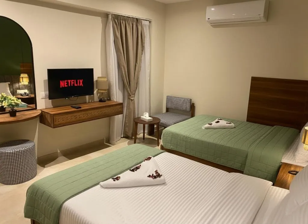 TWIN BASIC Room, The Nomad Pyramids Boutique Hotel, Cairo