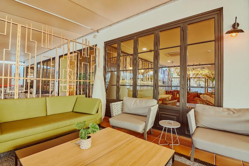 Terrace, Gloria Izaro Club Hotel, Lanzarote