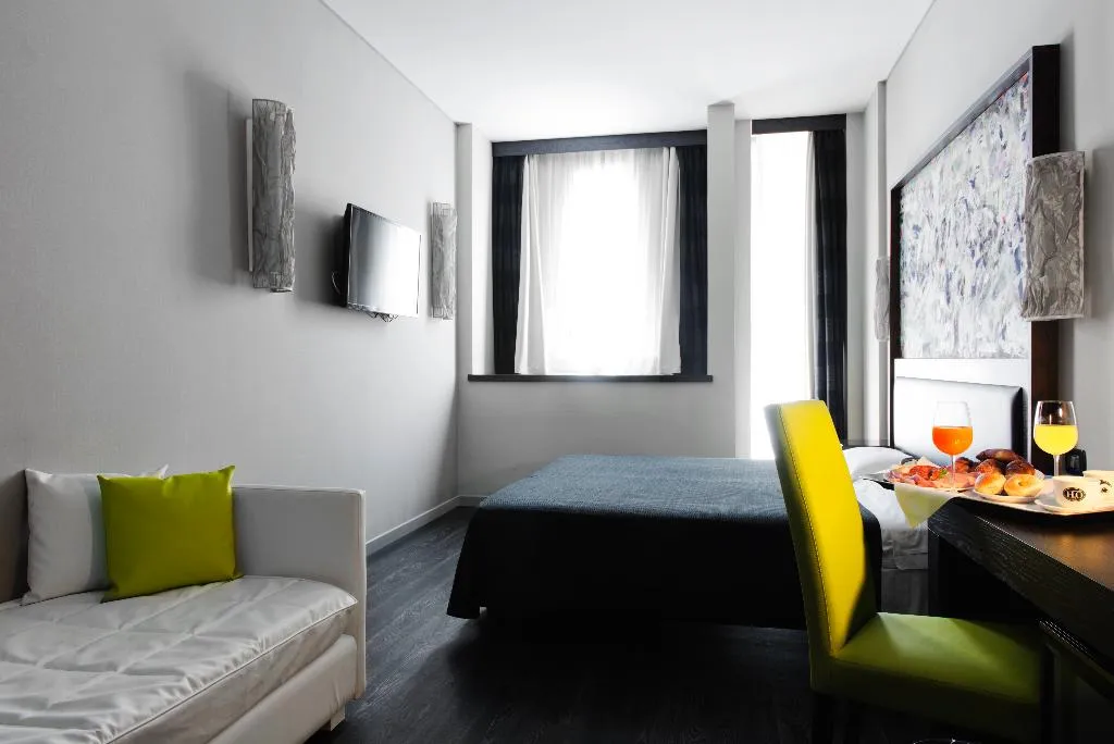 TRIPLE STANDARD Room, Twenty One Hotel, Rome