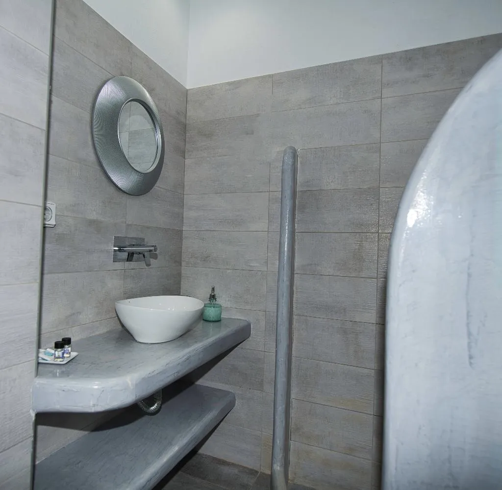 DOUBLE SUPERIOR Room, Ira Apartments, Santorini