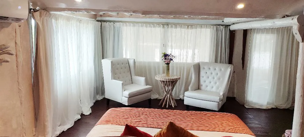SUITE HONEYMOON Room, Villa Las Estrellas Tulum - located at party zone, Cancun Area