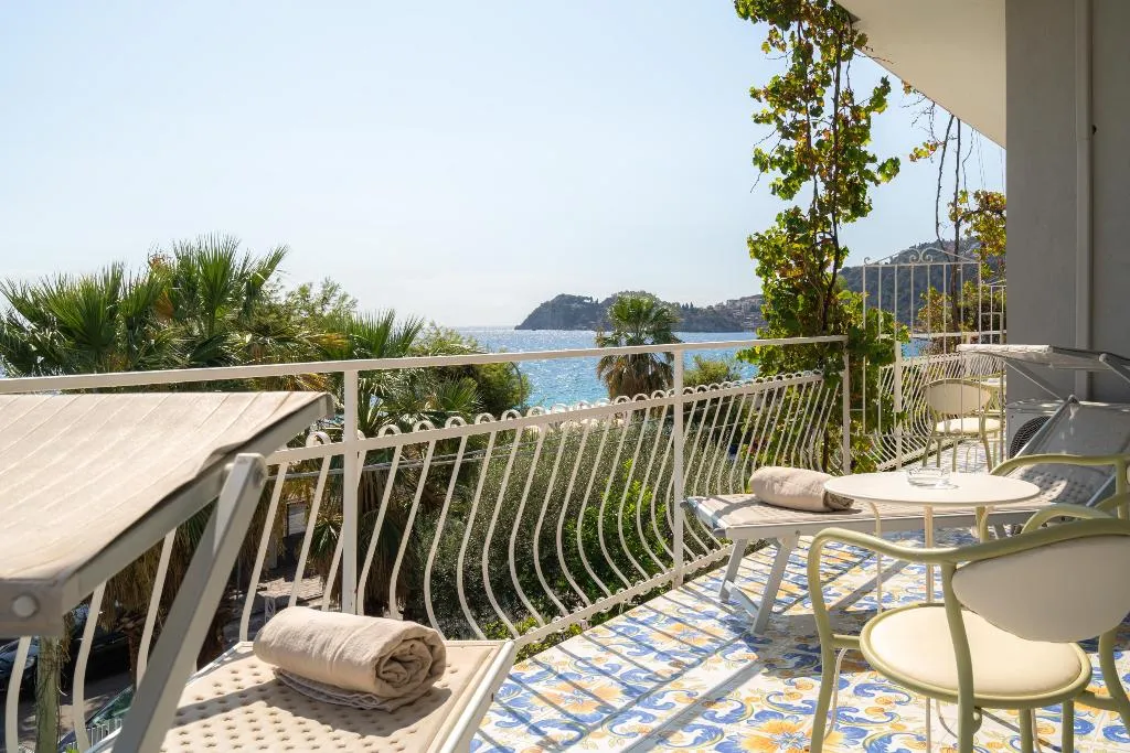 DOUBLE DELUXE SEA FRONT Room, Hotel Rivage Taormina, Taormina