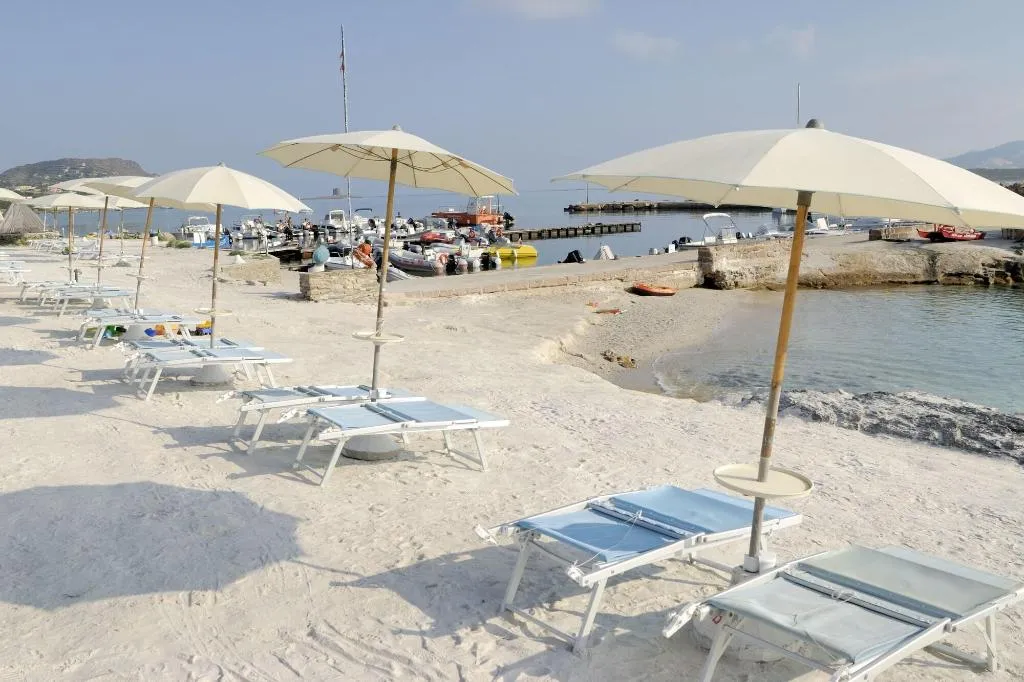 Beach, Cala Rosa Club Hotel, Alghero