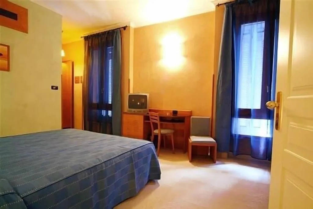 DOUBLE QUEEN SIZE BED Room, Eden Hotel, Naples