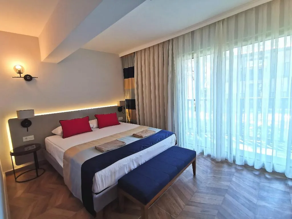 FAMILY ROOM BUNK BED Room, Crystal Flora Pearl Collection, Antalya