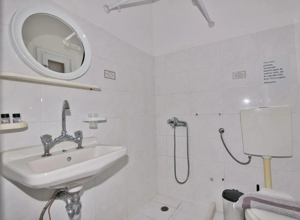 Room, Ira Apartments, Santorini