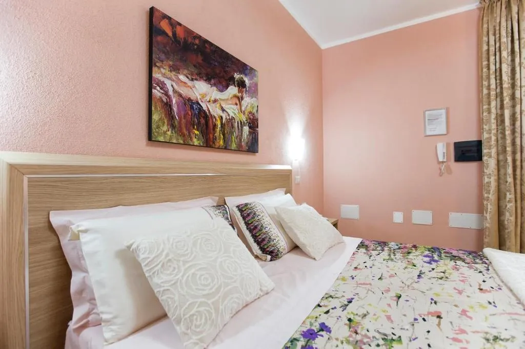 Room, Il Sole, Cagliari