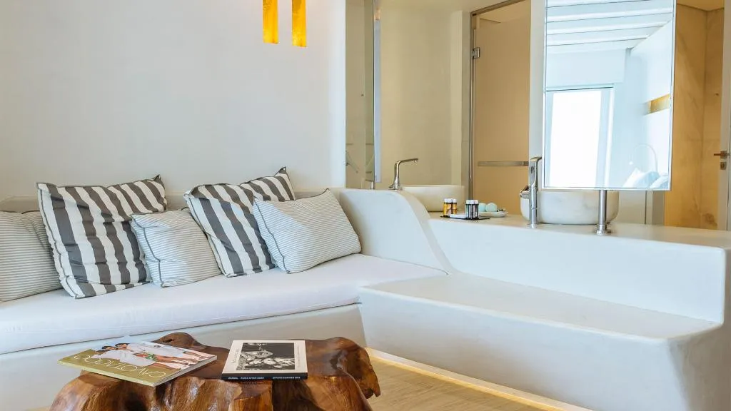 SUITE WITH JACUZZI Room, Cavo Tagoo, Mykonos