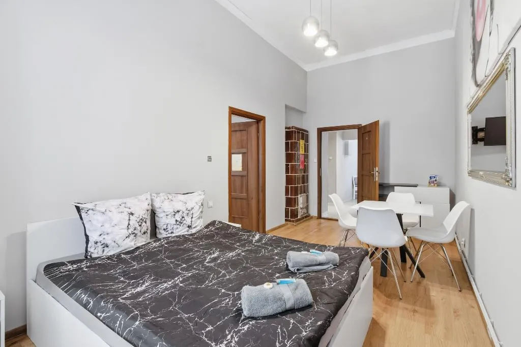 APARTMENT CAPACITY 4 Room, Queen Apartments, Krakow