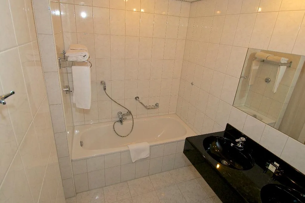 JUNIOR SUITE STANDARD Room, Grand Hotel Amstelveen, Amsterdam