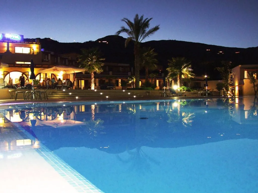 Pool, Aktea, Catania