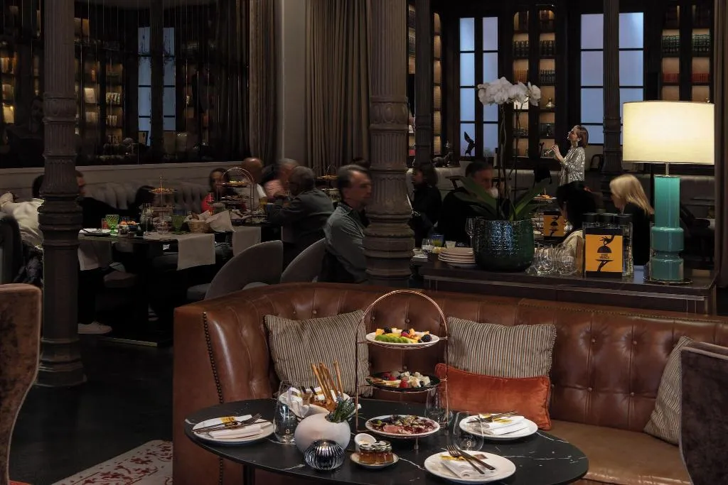 Bar, Gran Hotel Ingles, Madrid