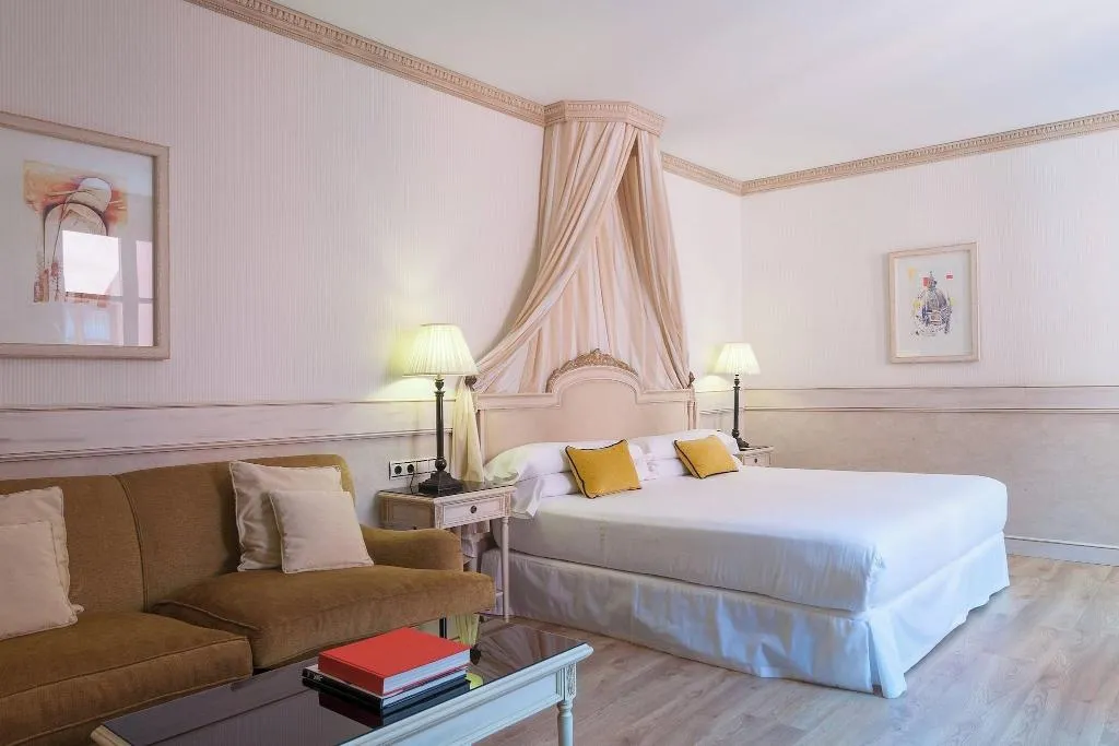 Room, Autograph Collection Eugenia de Montijo, Madrid