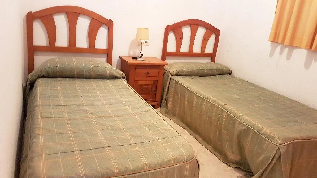 APARTMENT CAPACITY 8 THREE BEDROOMS Room, Apartamentos Gandia Playa De L'Ahuir 3000, Valencia