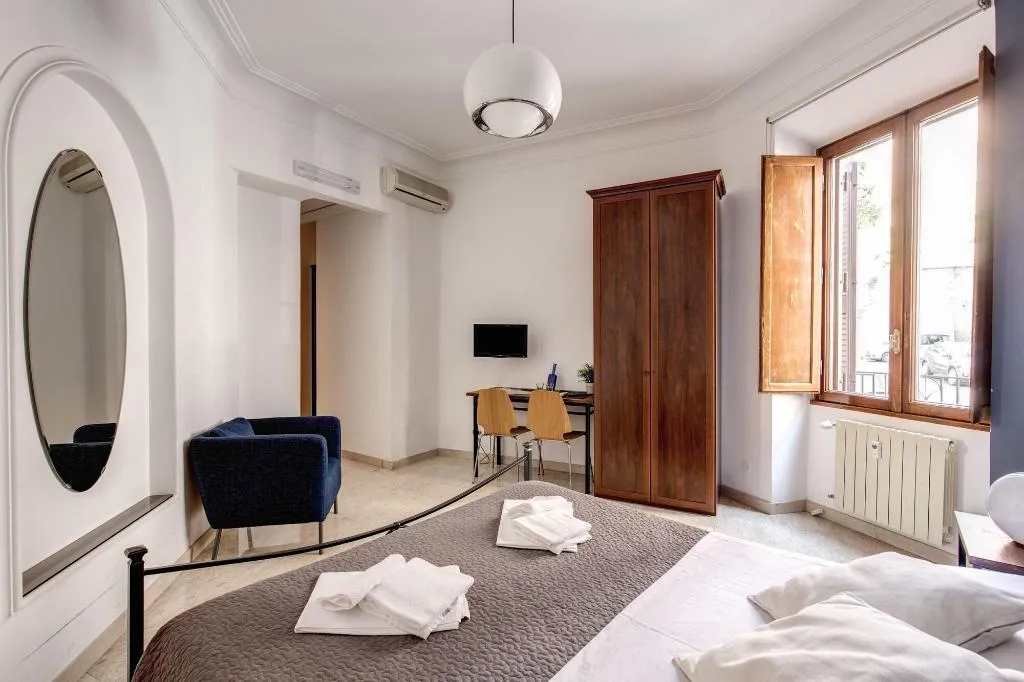 Room, B&B Locanderia, Naples