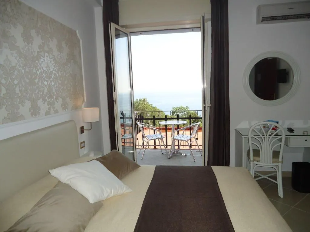 Room, Mini Hotel, Naples