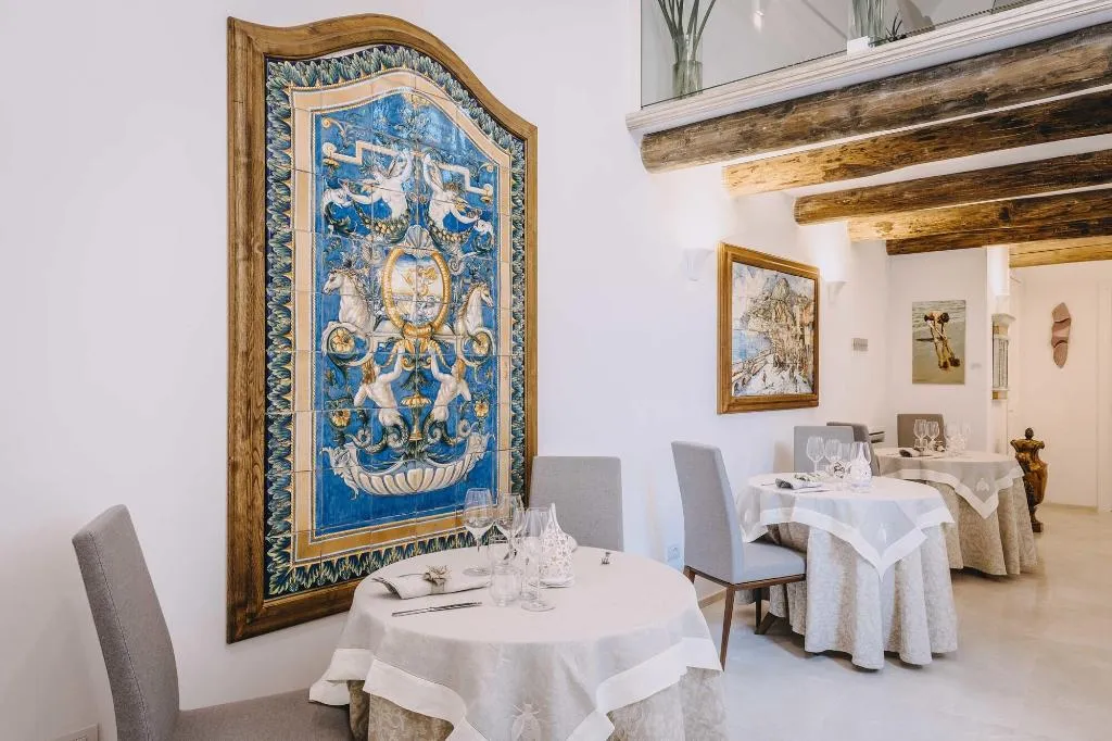 Restaurant, Palazzo Pascal, Naples