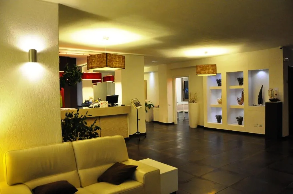 Lobby, Sandalia, Olbia