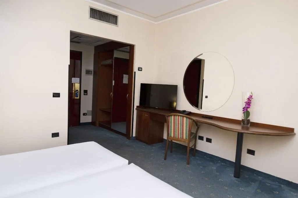 Room, iH Hotels Milano Blu Visconti, Milan