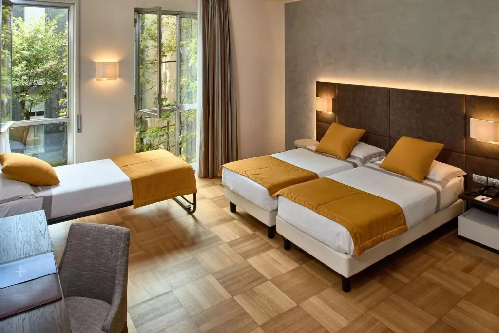 TRIPLE TWO BEDS Room, Hotel Como, Milan