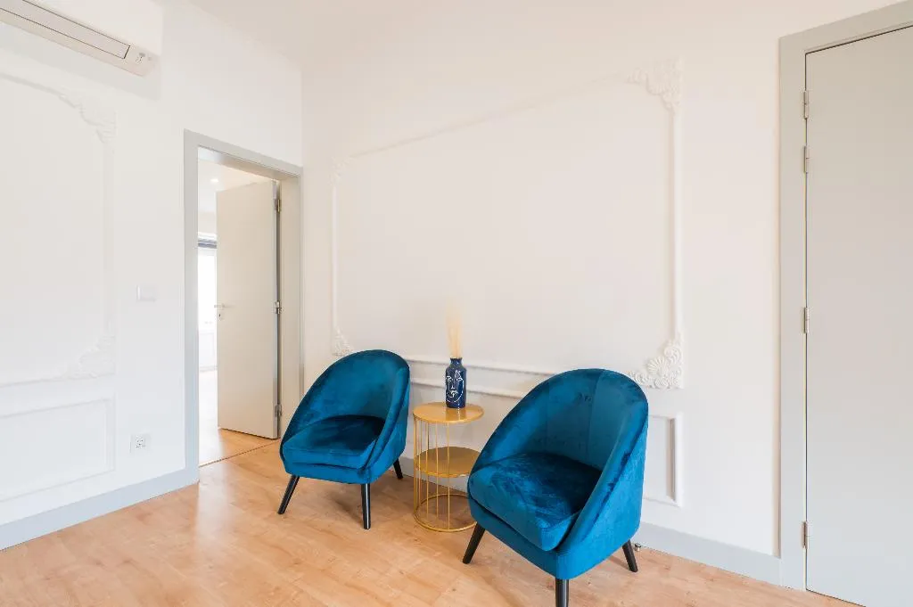 APARTMENT PENTHOUSE Room, Via Augusta 129, Lisbon