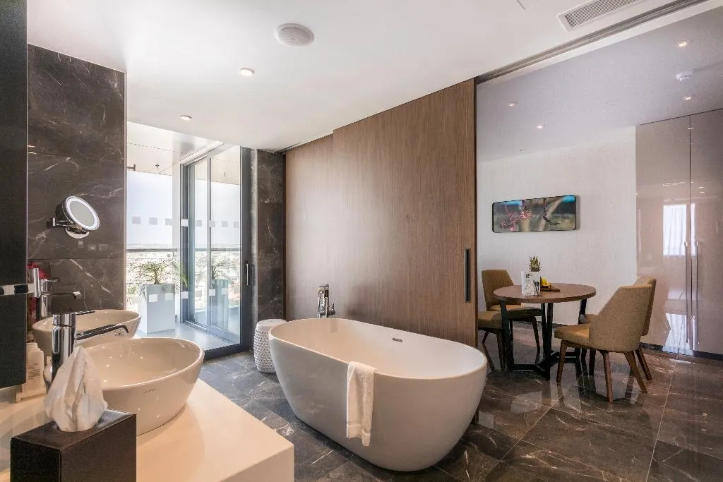 SUITE EXECUTIVE Room, Radisson Blu Hotel Larnaca, Cyprus