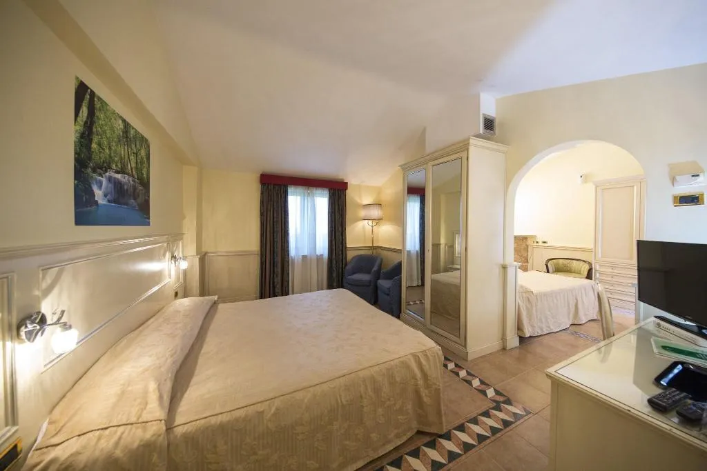 Room, Mancini Park, Rome