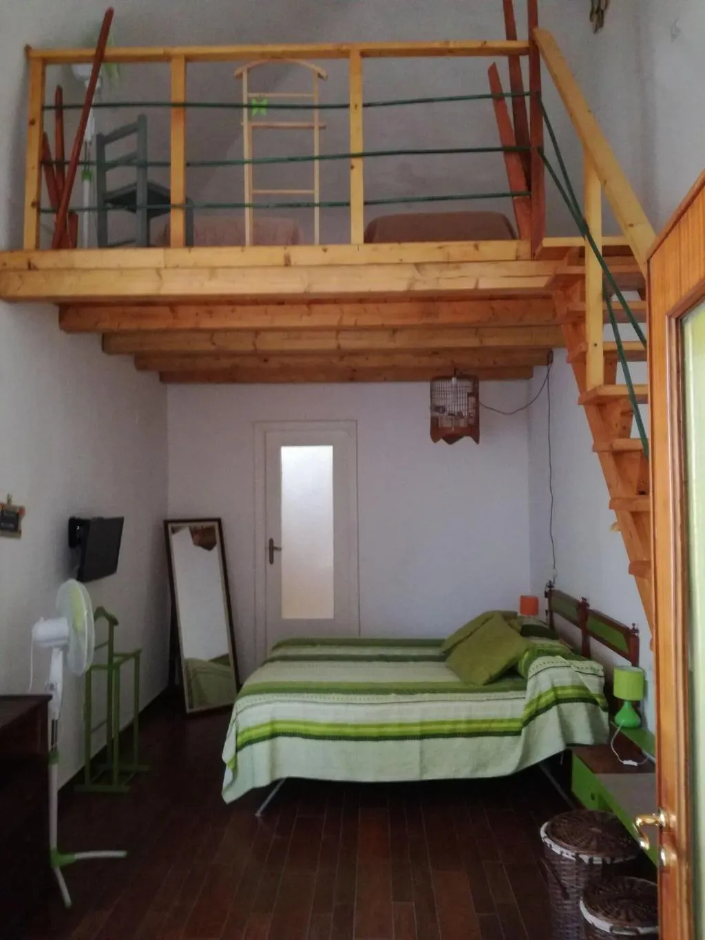 Room, B&B PompeiLog, Naples