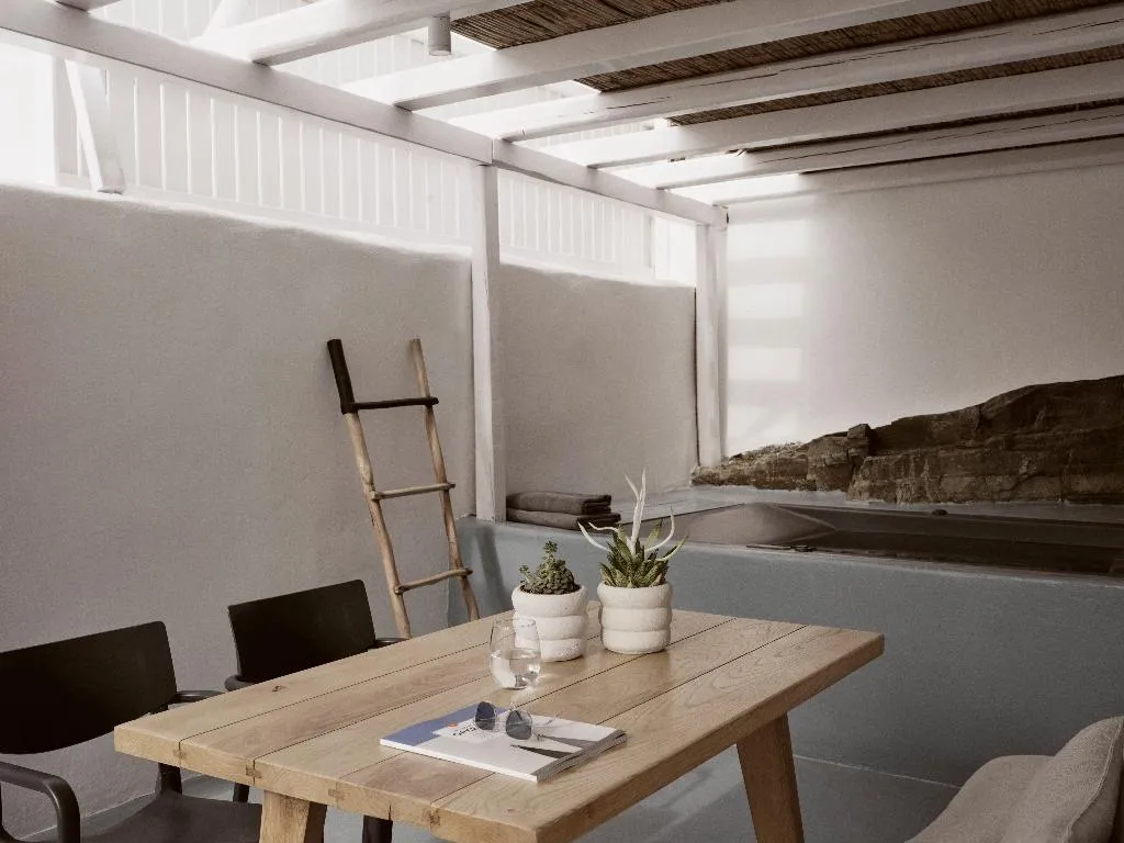 SUITE WITH JACUZZI Room, Boho Suites Mykonos, Mykonos
