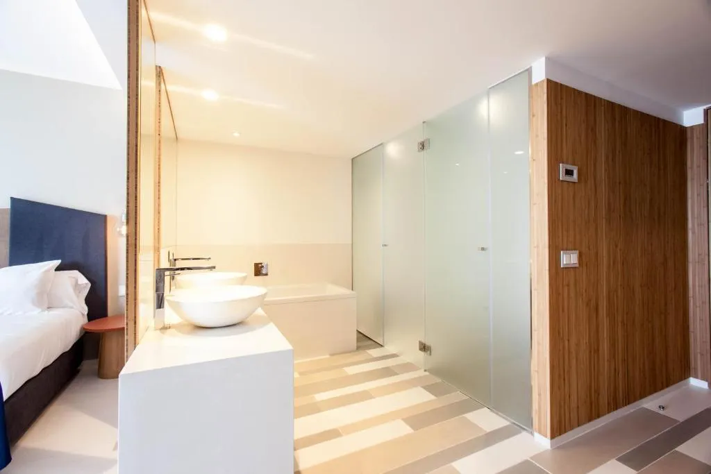 STUDIO OCEAN FRONT WITH BALCONY Room, Ocean Drive Talamanca, Ibiza
