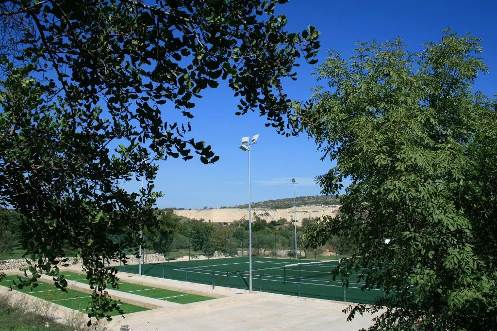 Sports and Entertainment, Masseria degli Ulivi, Catania