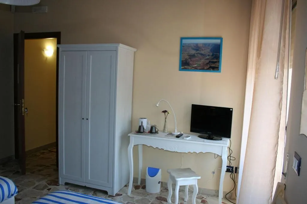 Room, Etna Guesthouse, Catania