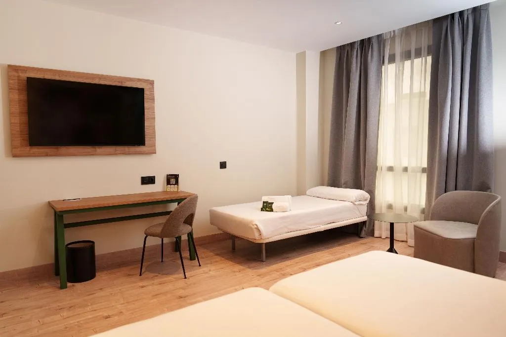 Room, Princesa de Eboli, Madrid