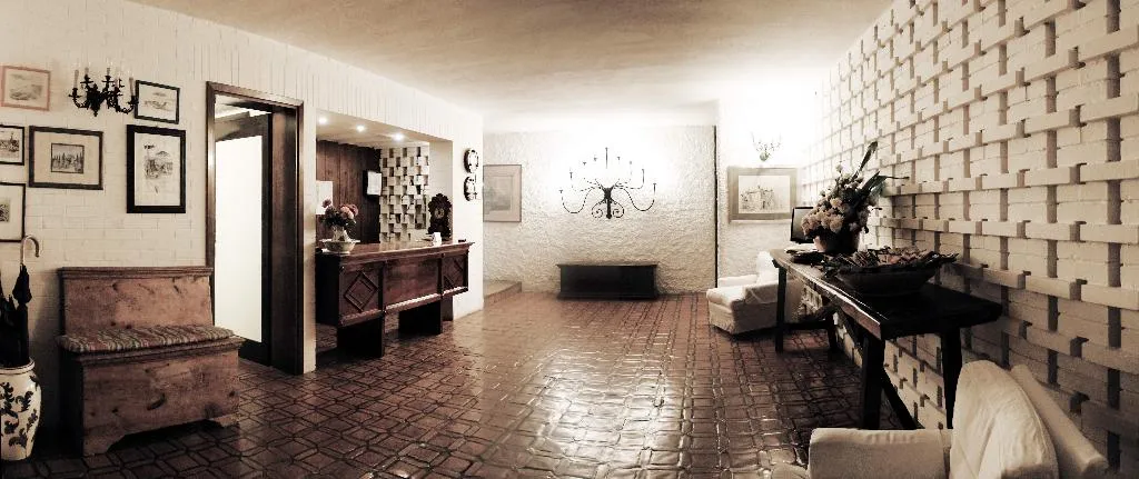 Lobby, Hotel Della Baia, Naples