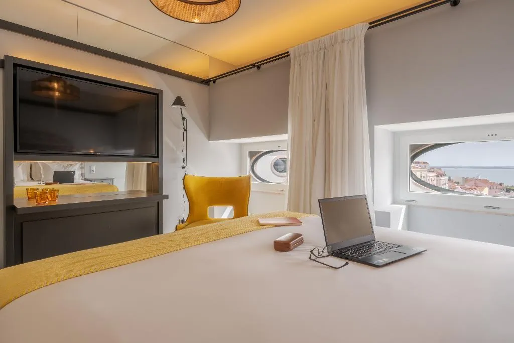 DOUBLE SUPERIOR RIVER VIEW Room, Pousada de Alfama Charming Hotel, Lisbon