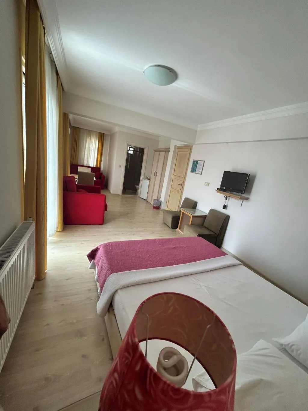 Room, Melaike, Izmir